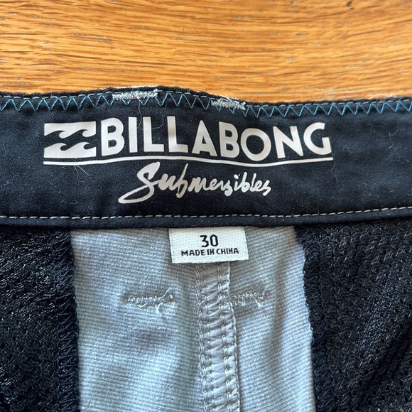 Billabong submersibles grey shorts - Picture 2 of 5